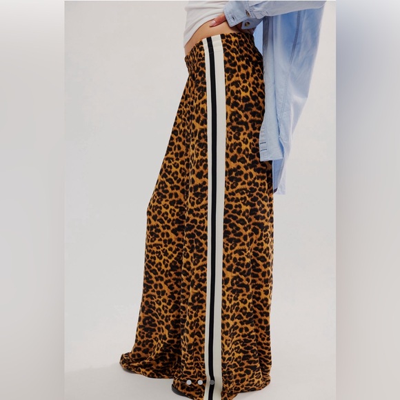 I NEED THESE PANTS - Picture 1 of 2